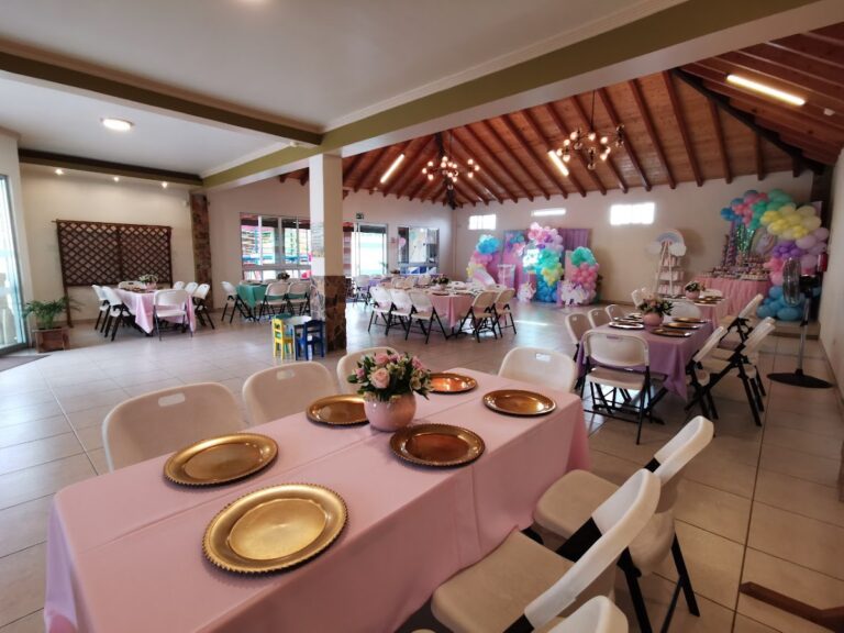 44916 la terraza salon y jardin 768x576