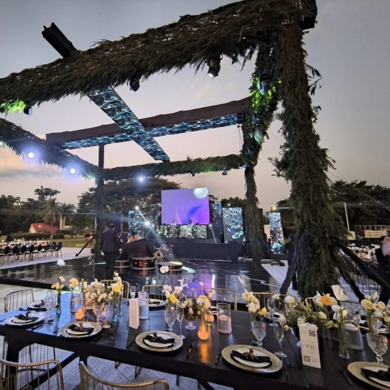 44928 lautrec alto diseno de eventos 768x768