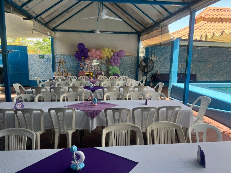 44936 sala de fiesta lilikis 768x576