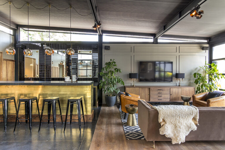 44958 brocante terraza 768x512