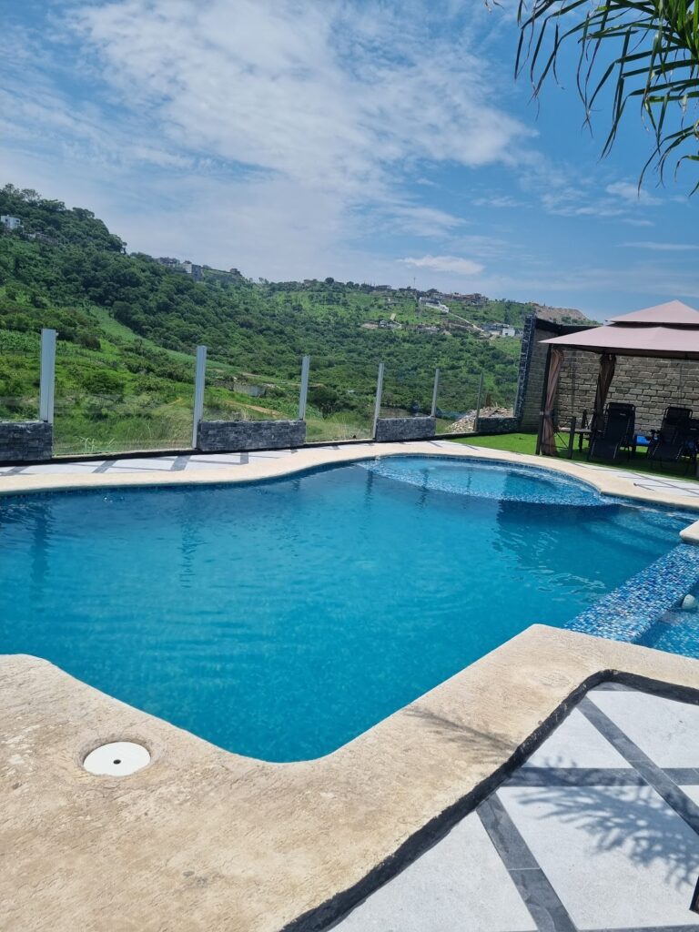 45106 terraza alberca lia 768x1024