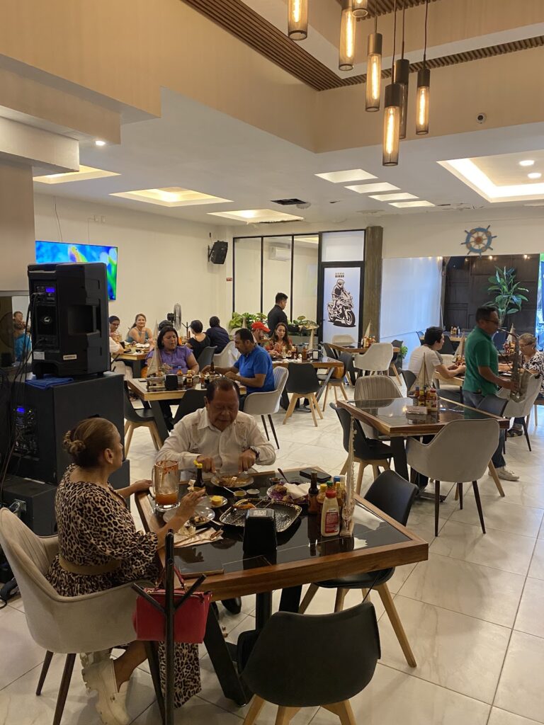 45549 hectors kitchen sucursal luxor 768x1024