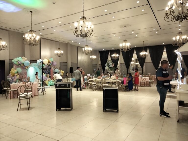 45758 salon principal 360 768x576