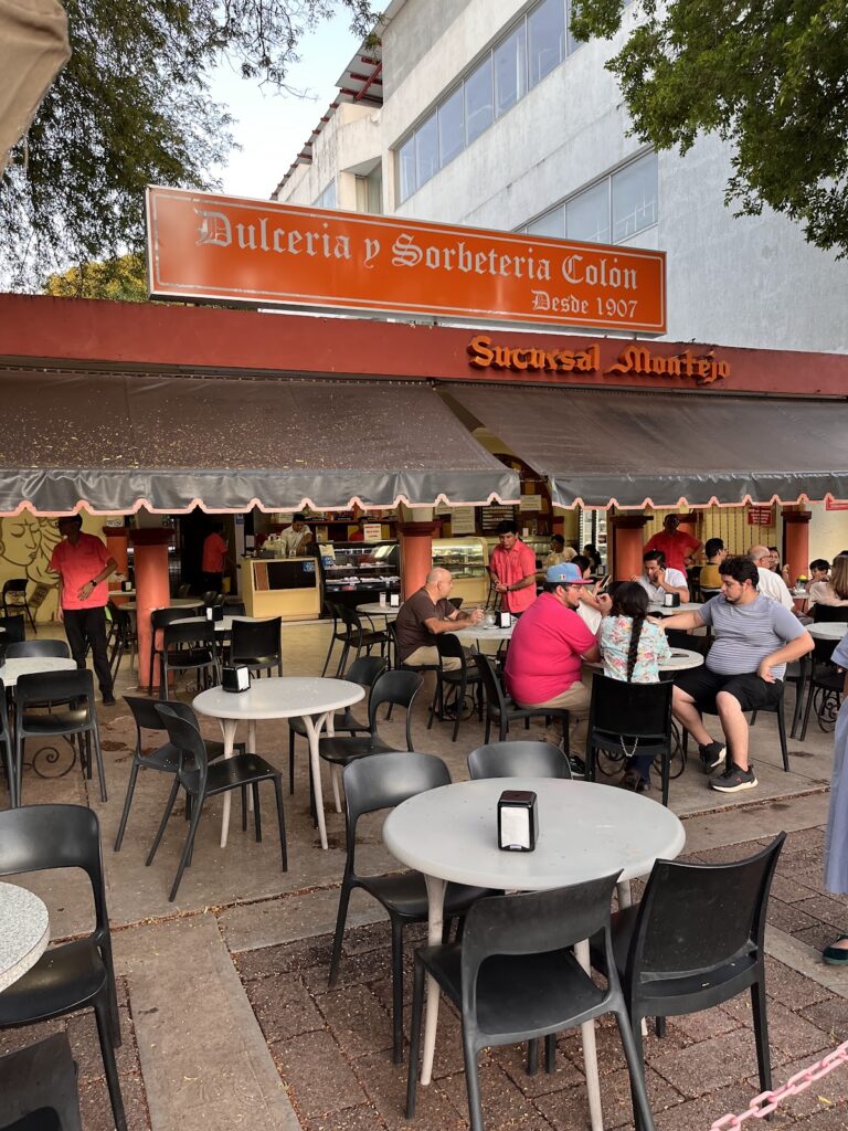 46338 dulceria y sorbeteria colon 768x1024