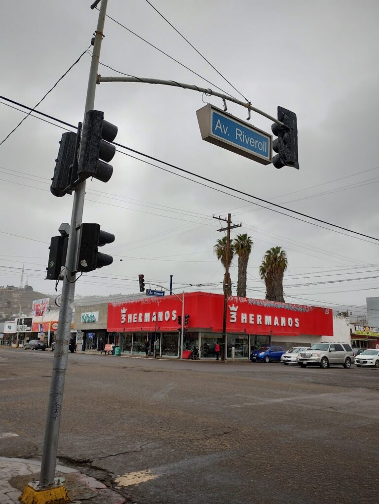 46916 zapateria 3 hermanos 768x1020