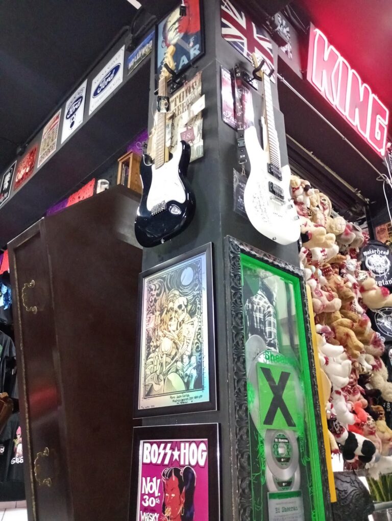 47550 king monster tlalnepantla 768x1020