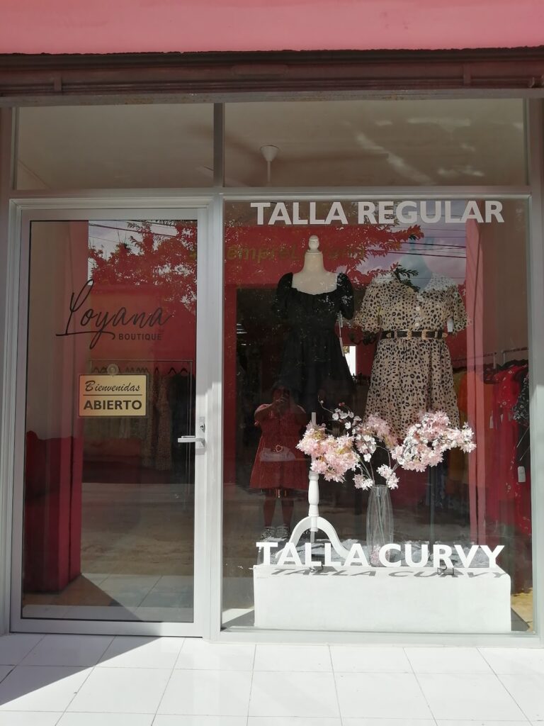 47818 loyana boutique plaza anturio 768x1024