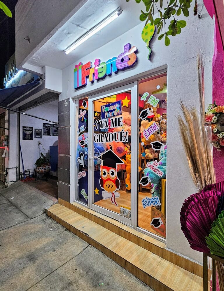 48433 tienda de regalos friends 768x998