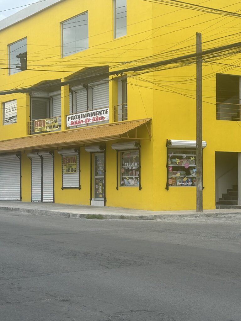 48620 yellow gifts shop 768x1024