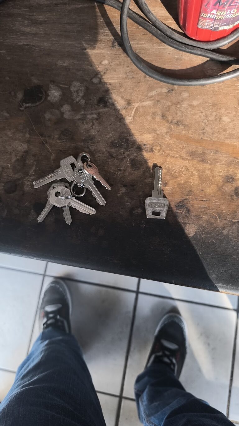 5036 el candado cerrajeria 768x1365