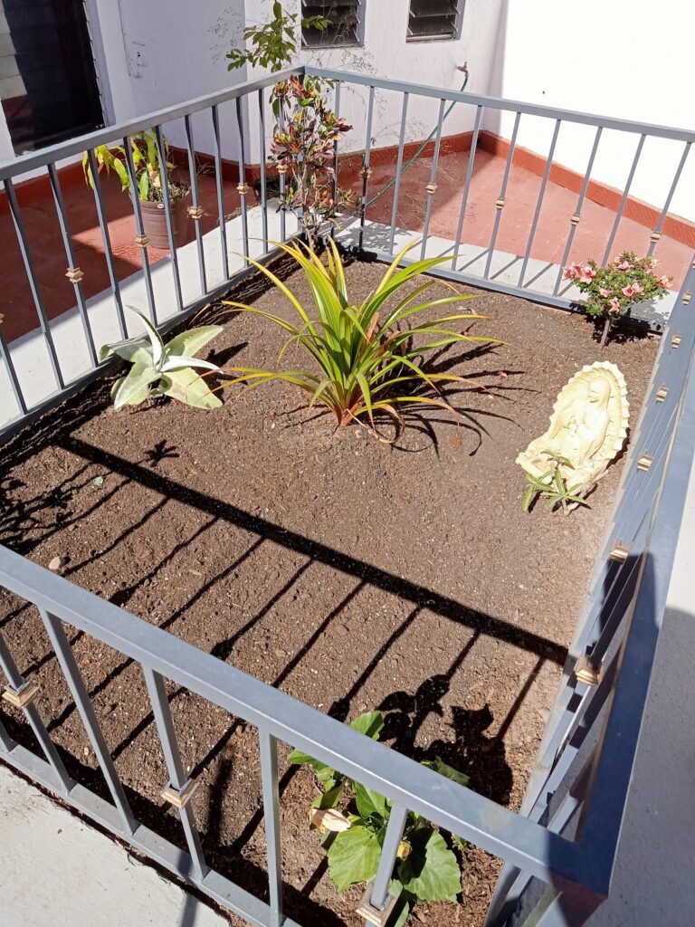 50506 jardinero colima 768x1024