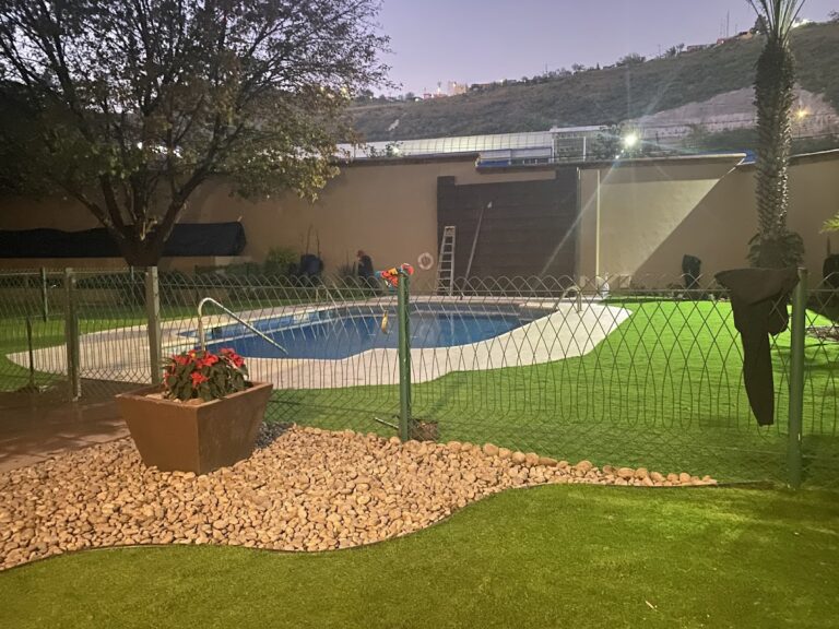 50695 dahlia garden boutique 768x576