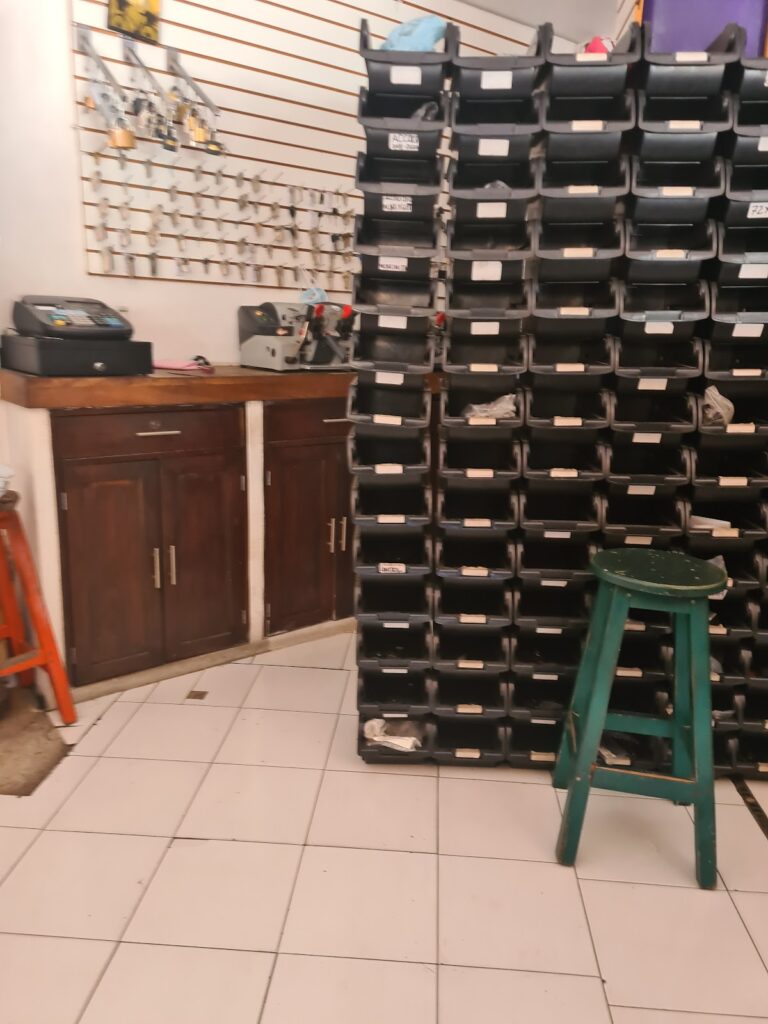 5119 cerrajeria armenta 768x1024