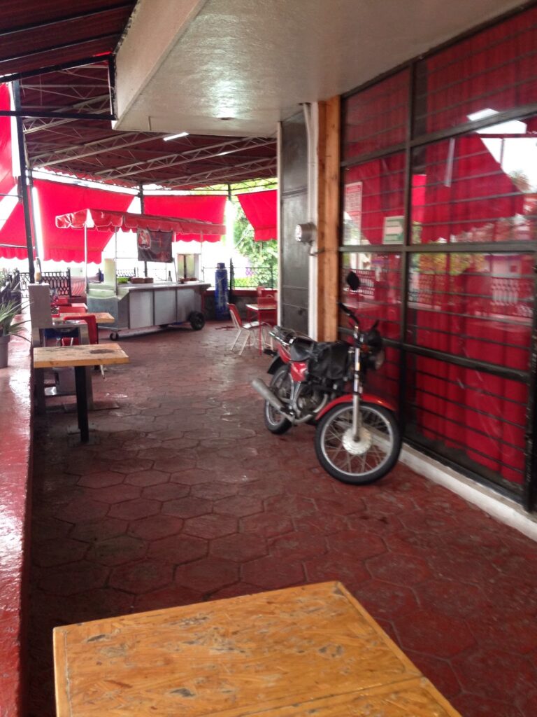 5176 centro comercial revolucion cerrajero 768x1024