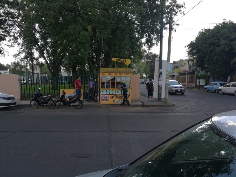 5240 cerrajeria universitaria 768x576