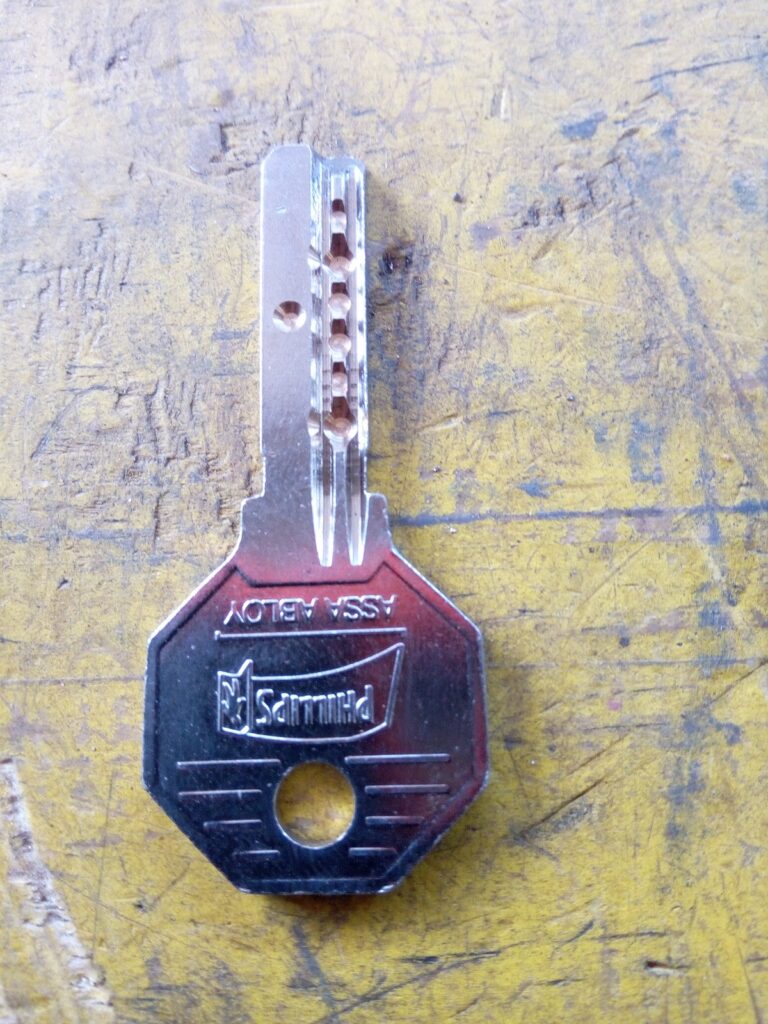 5250 cerrajeria maher 768x1024