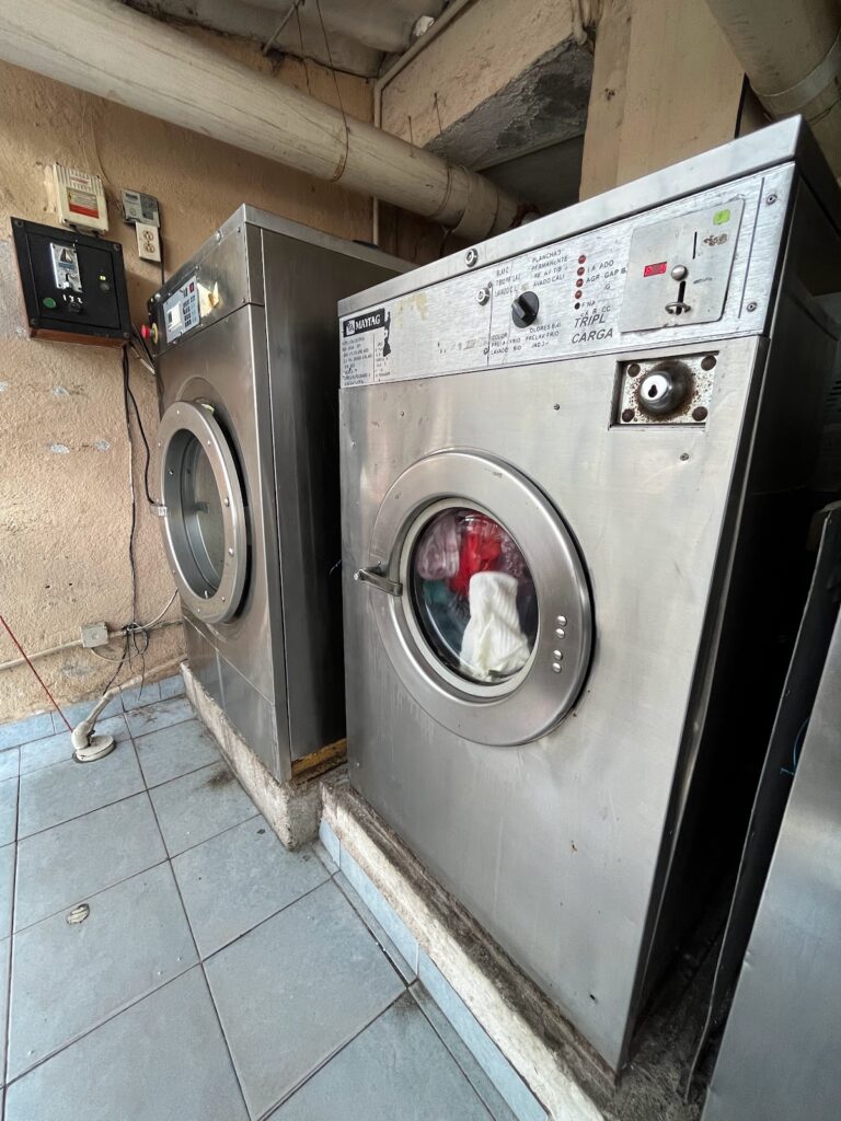 52850 lavamatic laundromat 768x1024