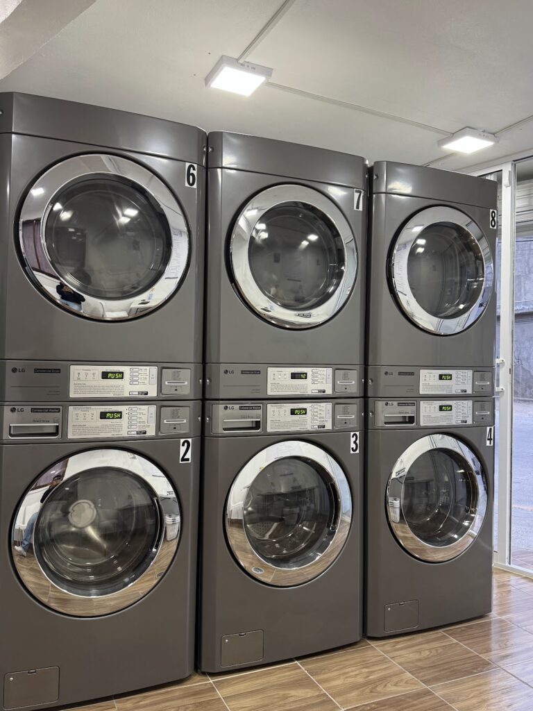 52868 la lavanderia 768x1024