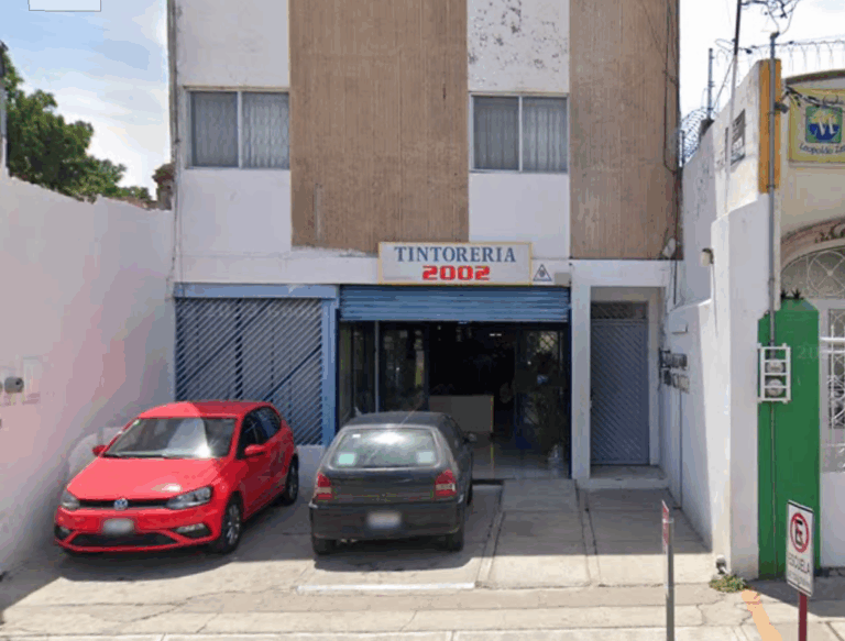 53339 tintoreria 2002 768x583