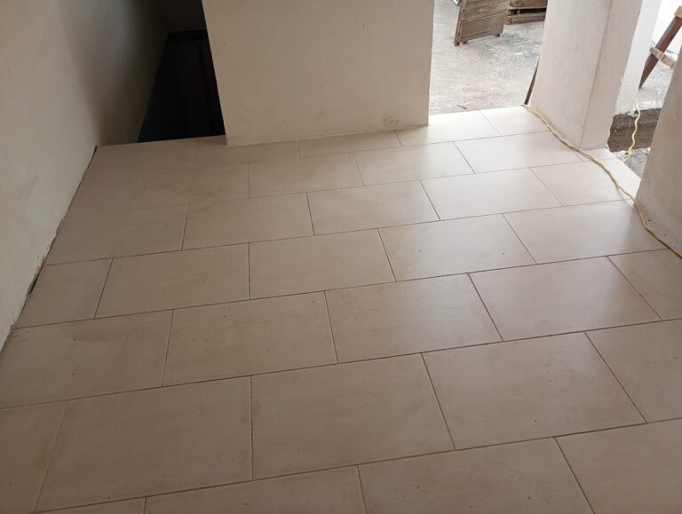 6446 pye. plomero electricista y albanil 768x579