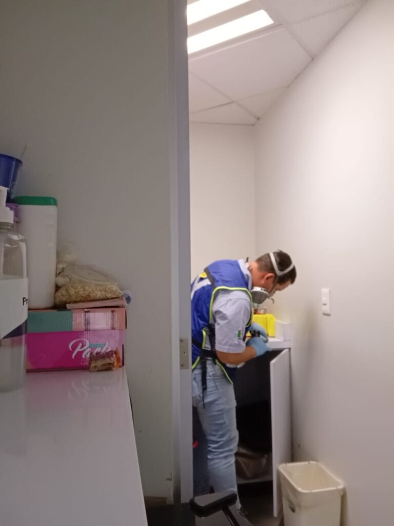 8910 fumibest control de plagas 768x1024