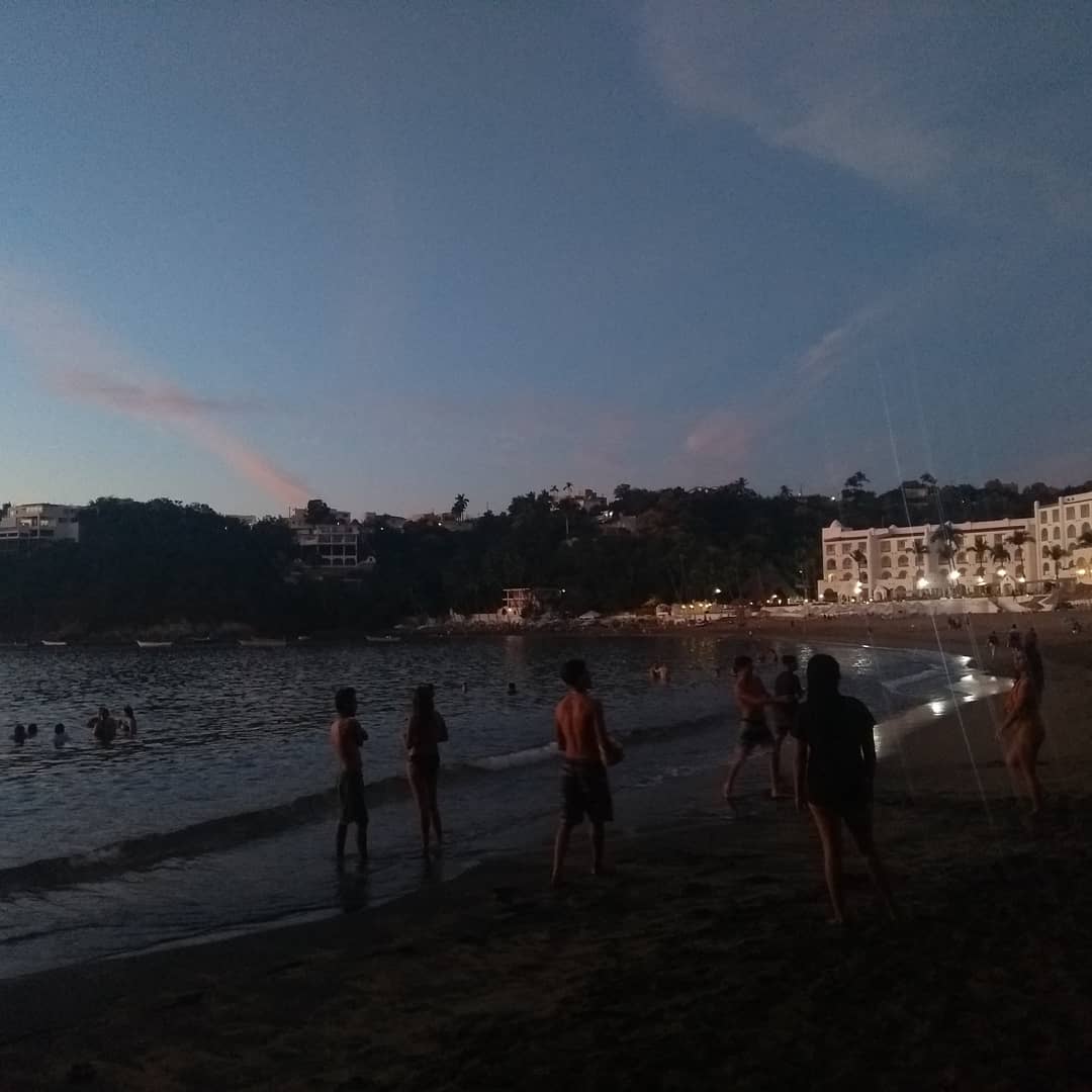 leetx-google-photo-62194-4 leetx-google-photo-62194-4