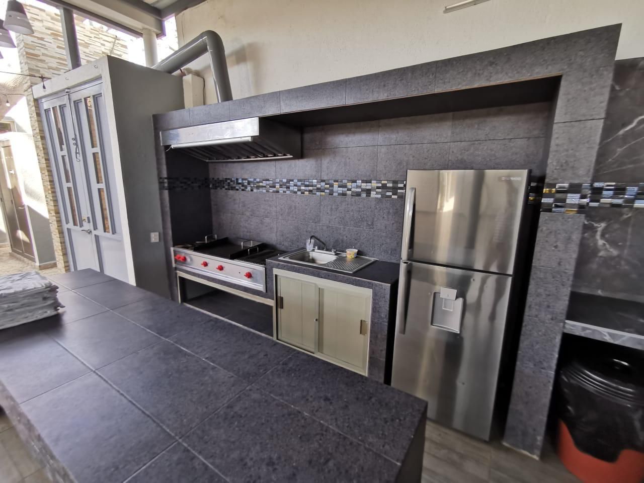 leetx-google-photo-62452-6 leetx-google-photo-62452-6