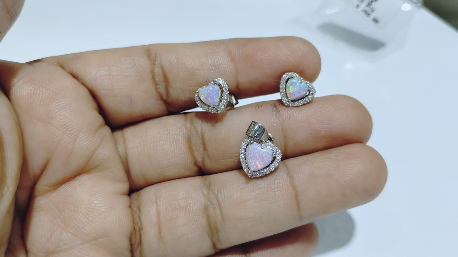 leetx-google-photo-70538-4 leetx-google-photo-70538-4