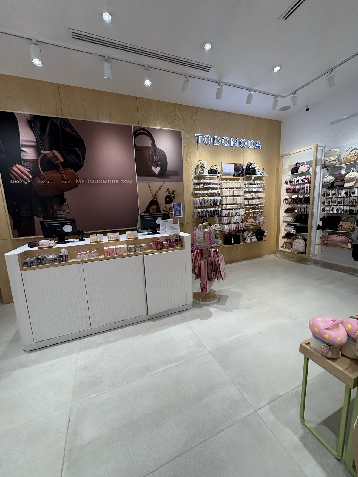 leetx-google-photo-70584-8 leetx-google-photo-70584-8