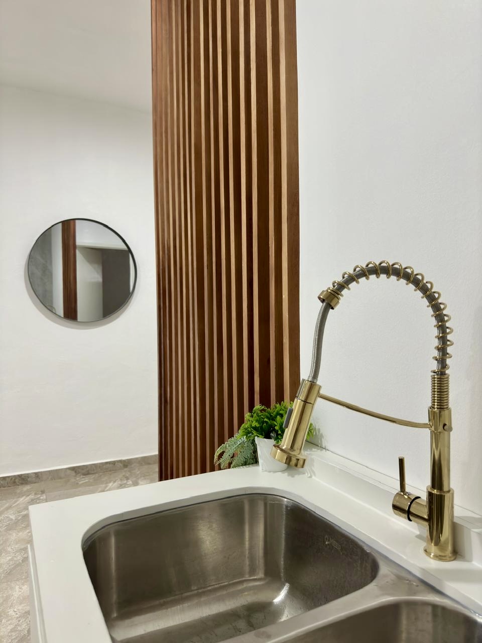 leetx-google-photo-71330-7 leetx-google-photo-71330-7