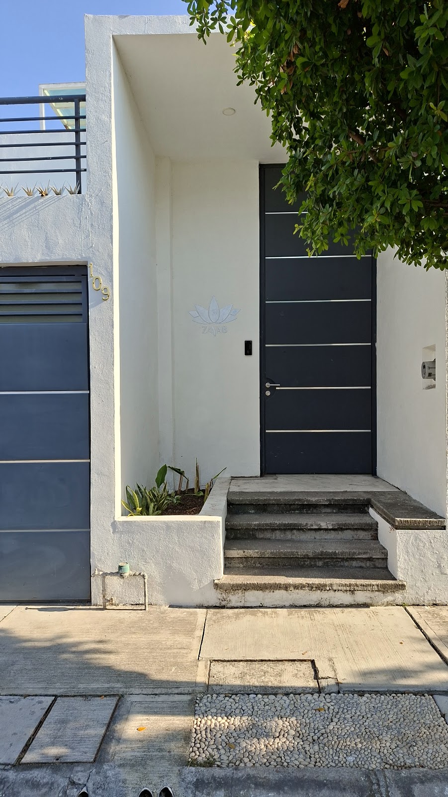 leetx-google-photo-80069-1