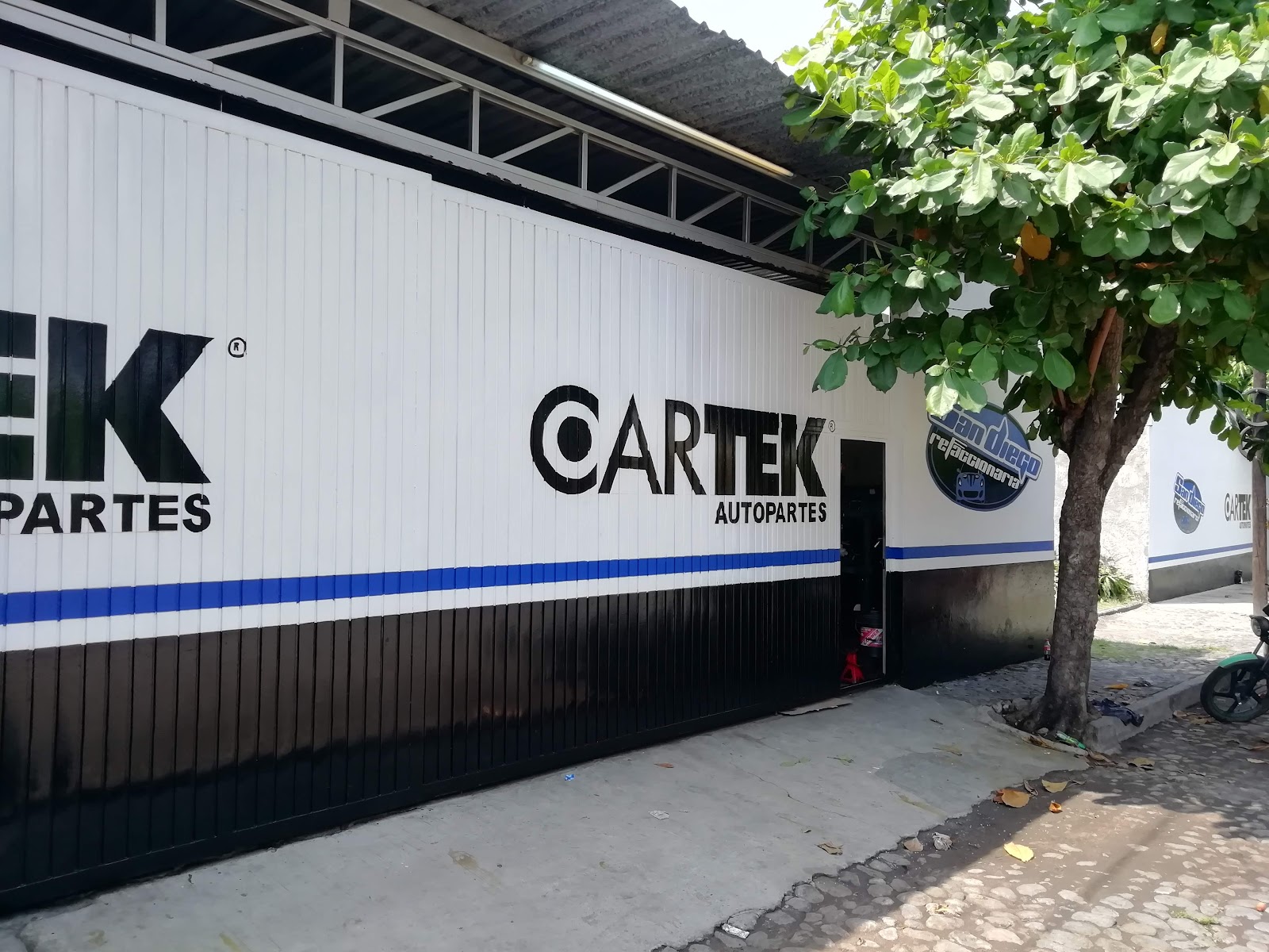 leetx-google-photo-81652-2 leetx-google-photo-81652-2