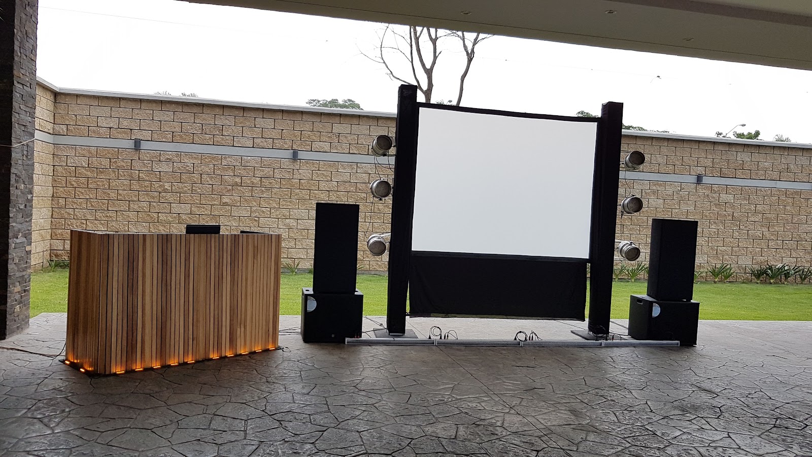 leetx-google-photo-81917-7 leetx-google-photo-81917-7